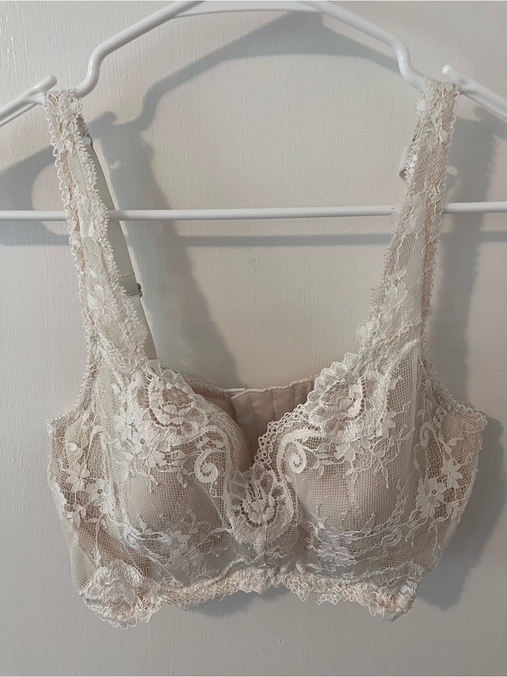 Victoria’s Secret Dream Angels Lace Lined Demi Longline Bra Cream 34D